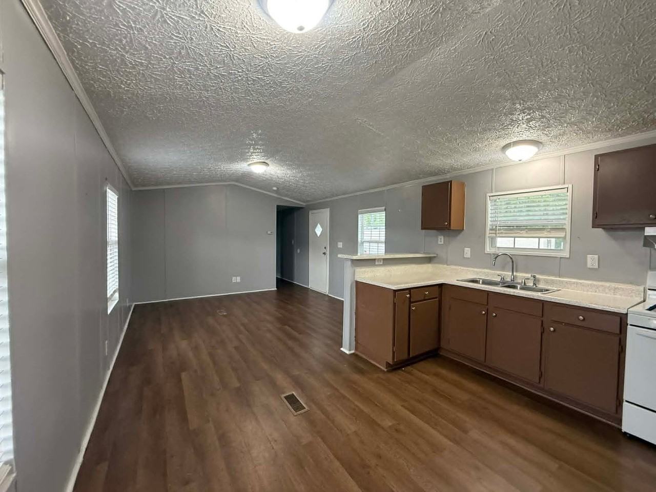 1236 N Oaklane Rd #254 - Photo 2 of 8