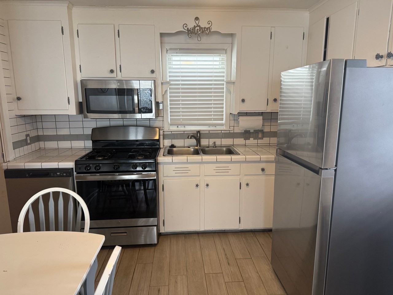 19 Kentville Ter #B - Photo 6 of 11