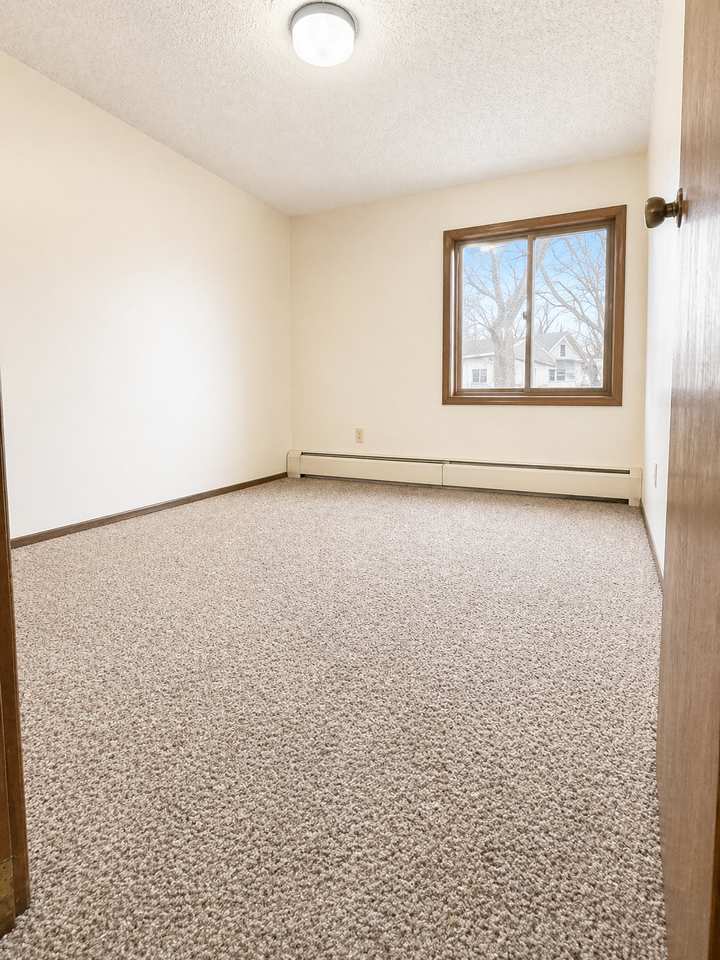 Village Green Apartments - Verndale - Photo 6 of 15