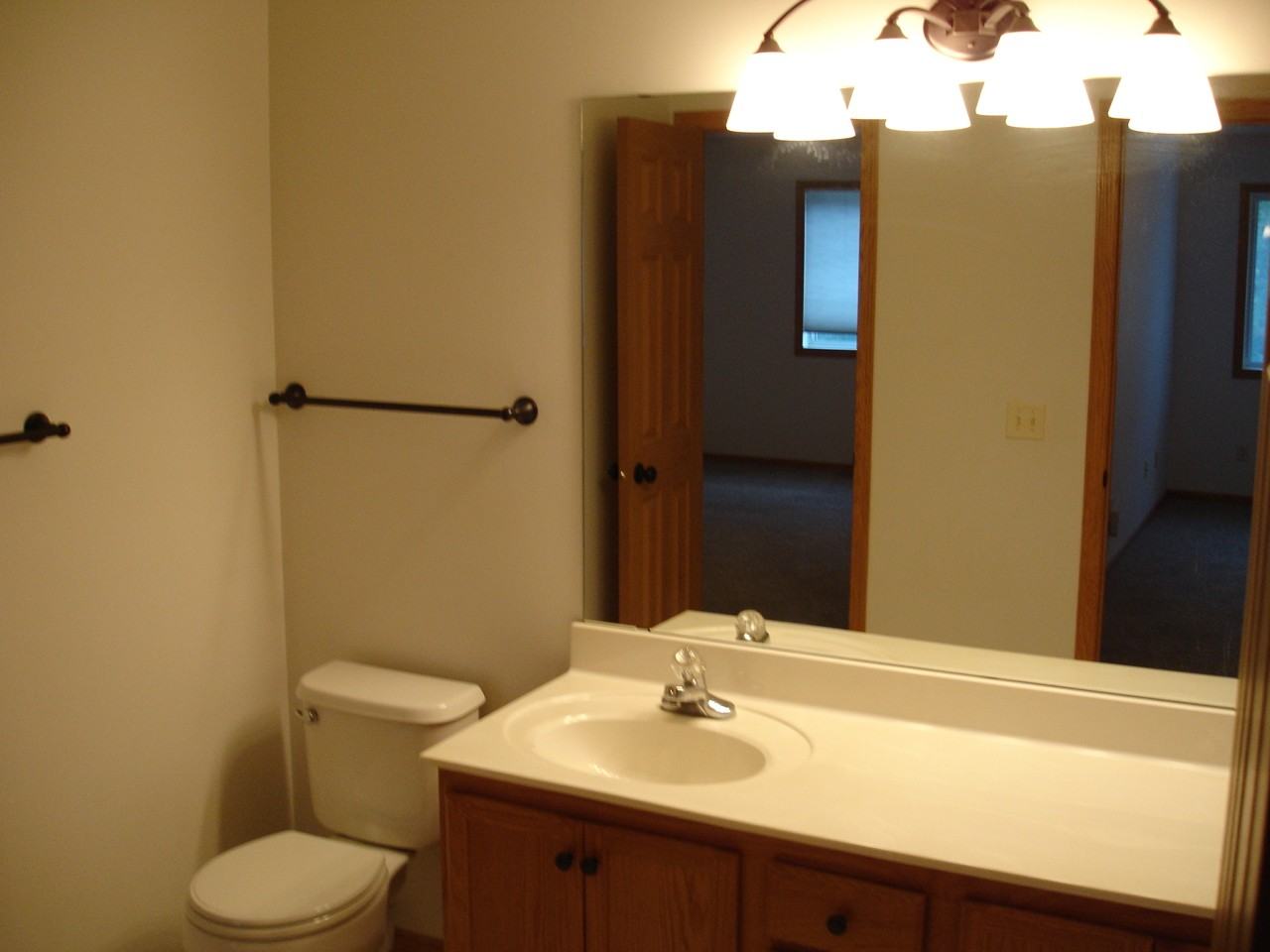 633 Kingfisher Ln #H - Photo 3 of 31