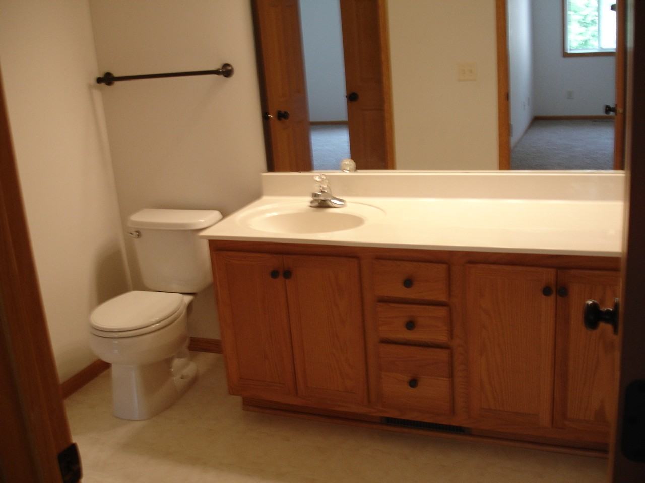 633 Kingfisher Ln #H - Photo 4 of 31