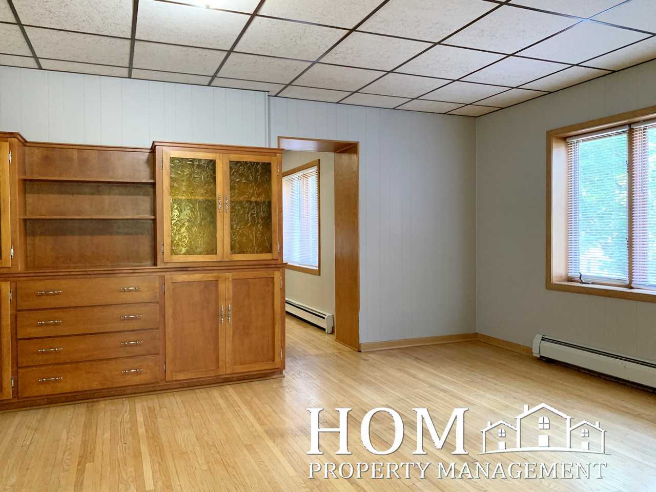 102 S 5th St #5 - Photo 4 of 18
