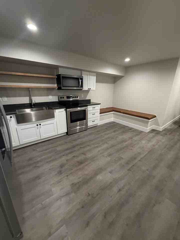 1147 N 200 E #B - Photo 3 of 20