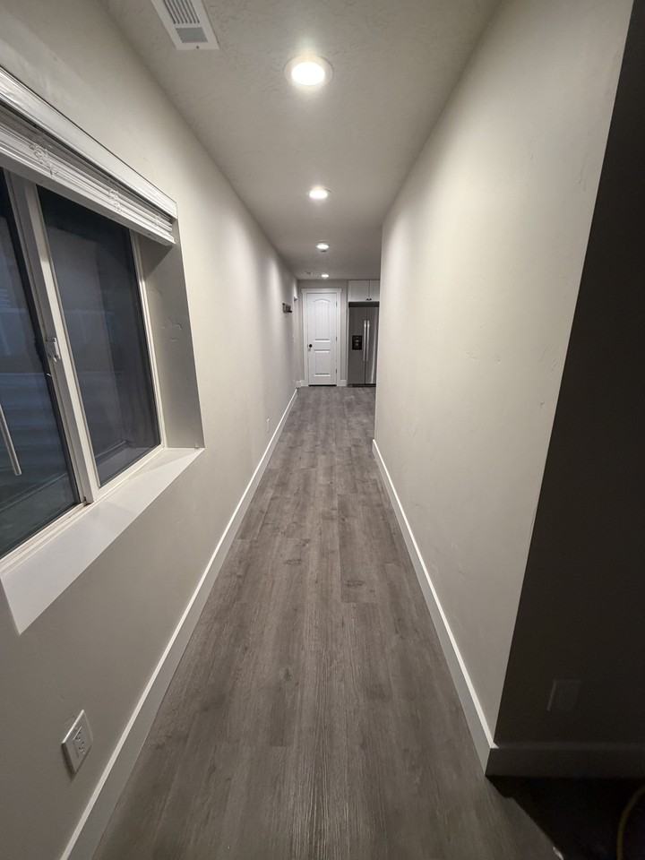 1147 N 200 E #B - Photo 7 of 20