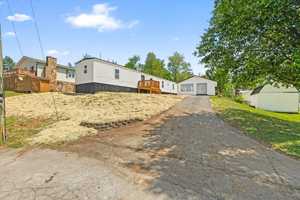 featured image of 2237 Weaver Pike #NA