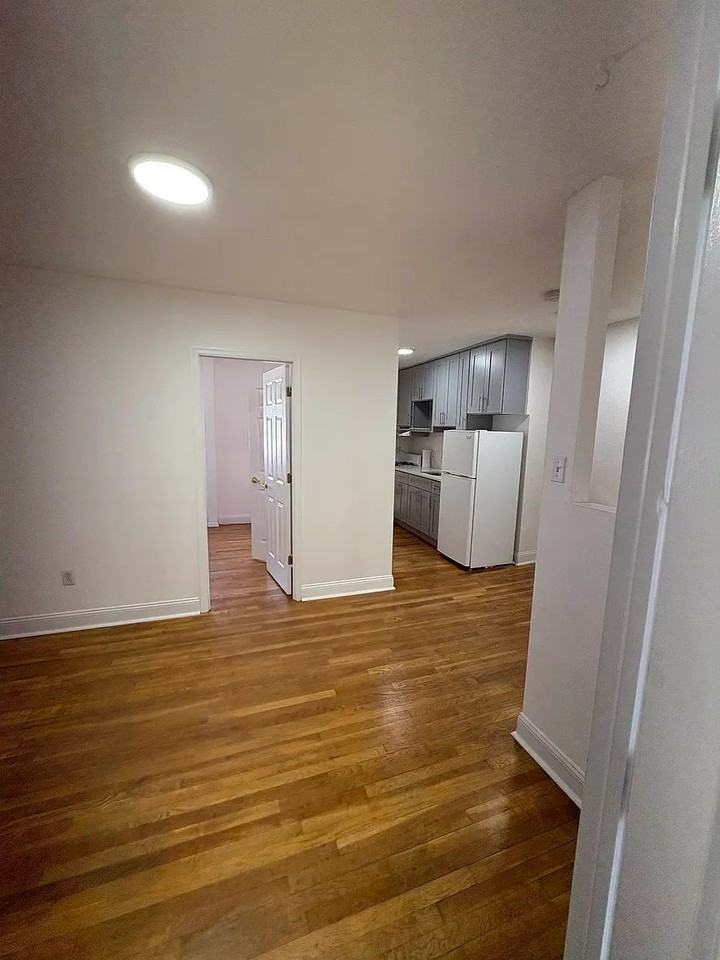 2067 32nd St #1 - Photo 7 of 24