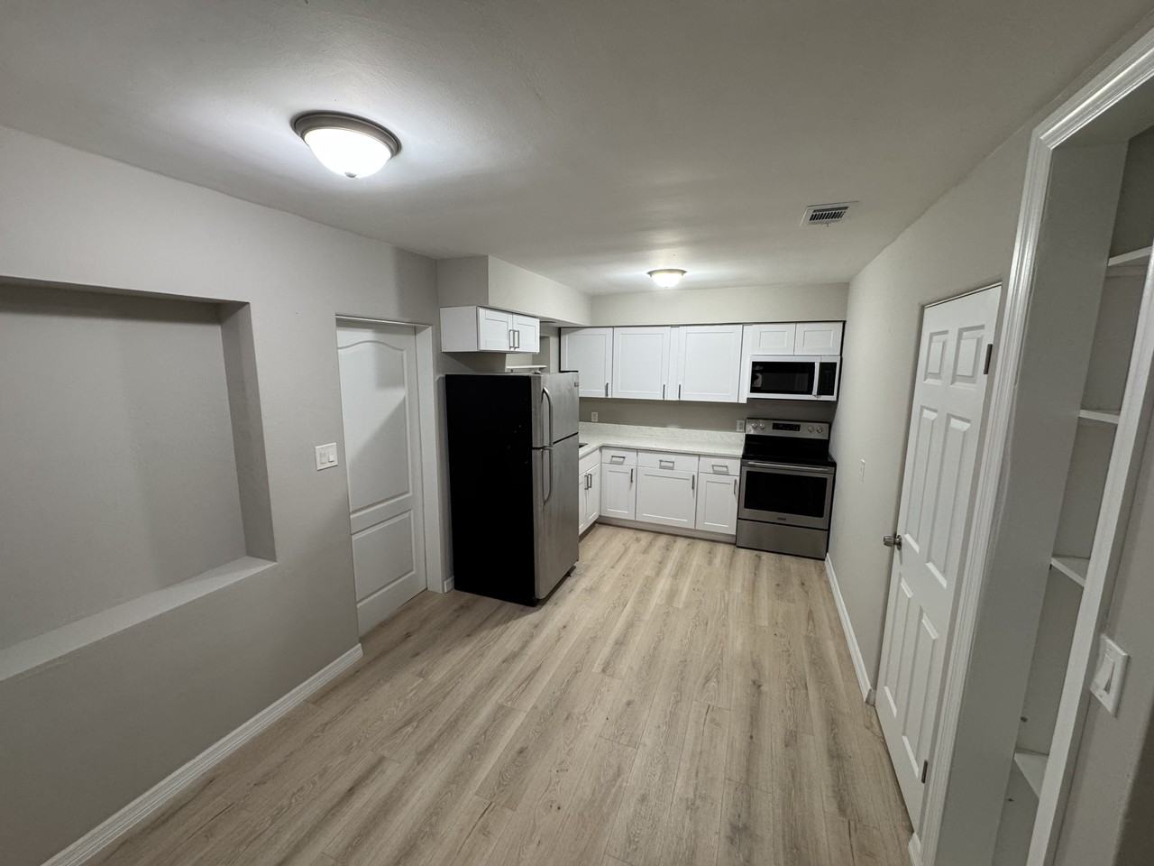 1418 18th Avenue Dr W #1418 - Photo 4 of 11