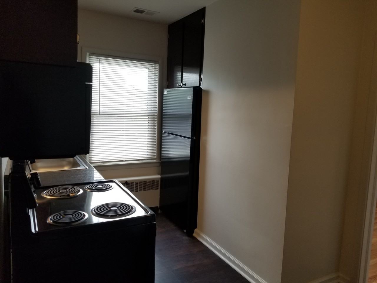 324 E 3rd St #3 - Photo 2 of 21