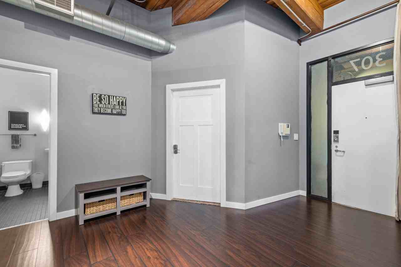 703 N 13th St #NA - Photo 4 of 41