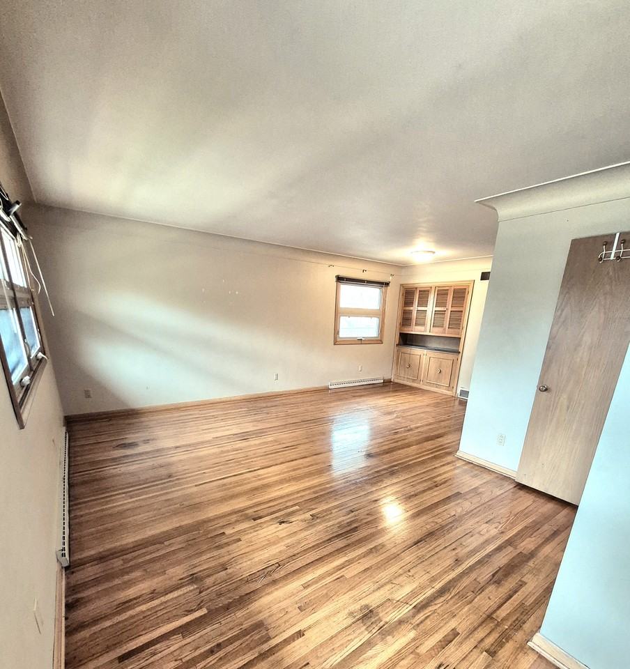 1220 10th Ave N - Photo 7 of 10