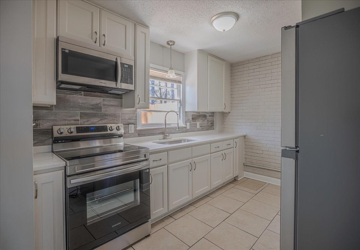 222 W Manchester Rd #222 - Photo 4 of 28