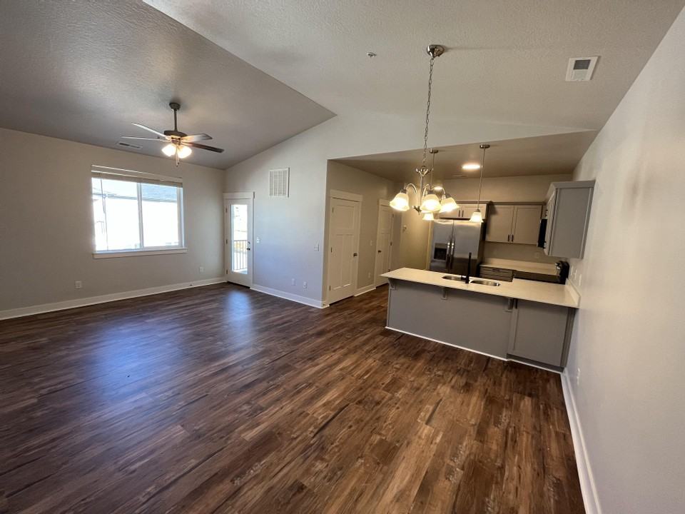 3325 W 1830 N #H304 - Photo 5 of 24