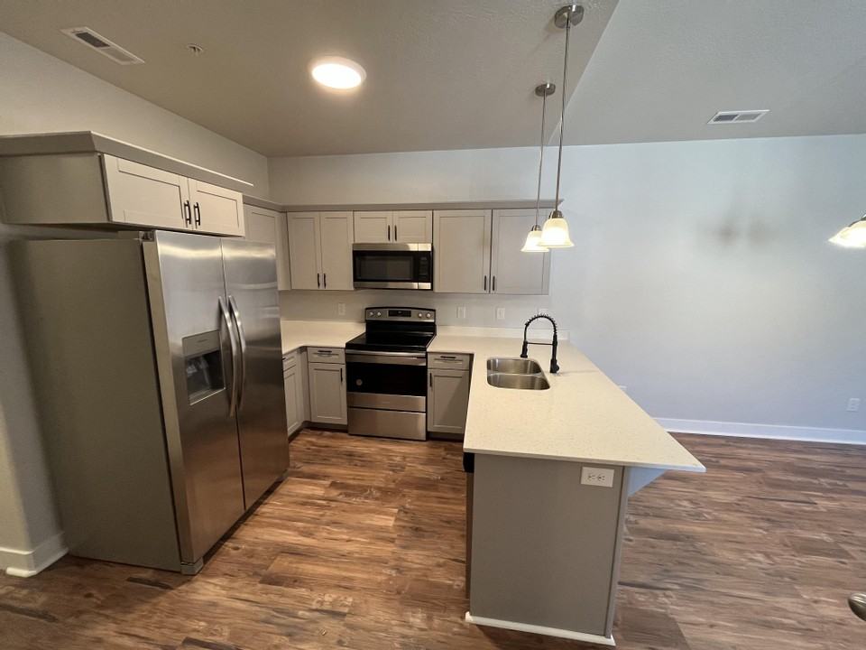 3325 W 1830 N #H304 - Photo 7 of 24