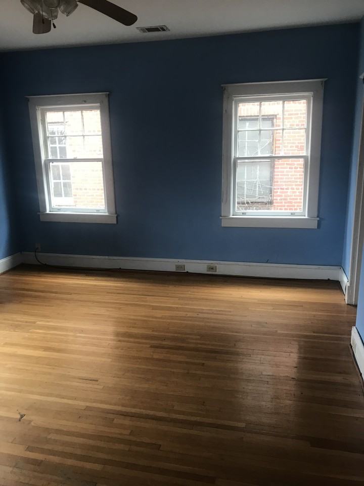 940 Green St - Photo 7 of 9