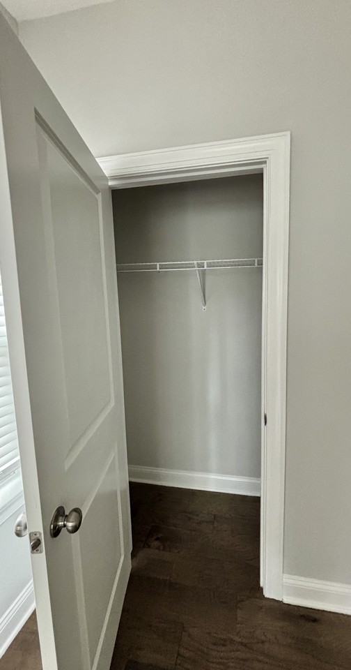 1072 Bellewood Park Dr #NA - Photo 2 of 20