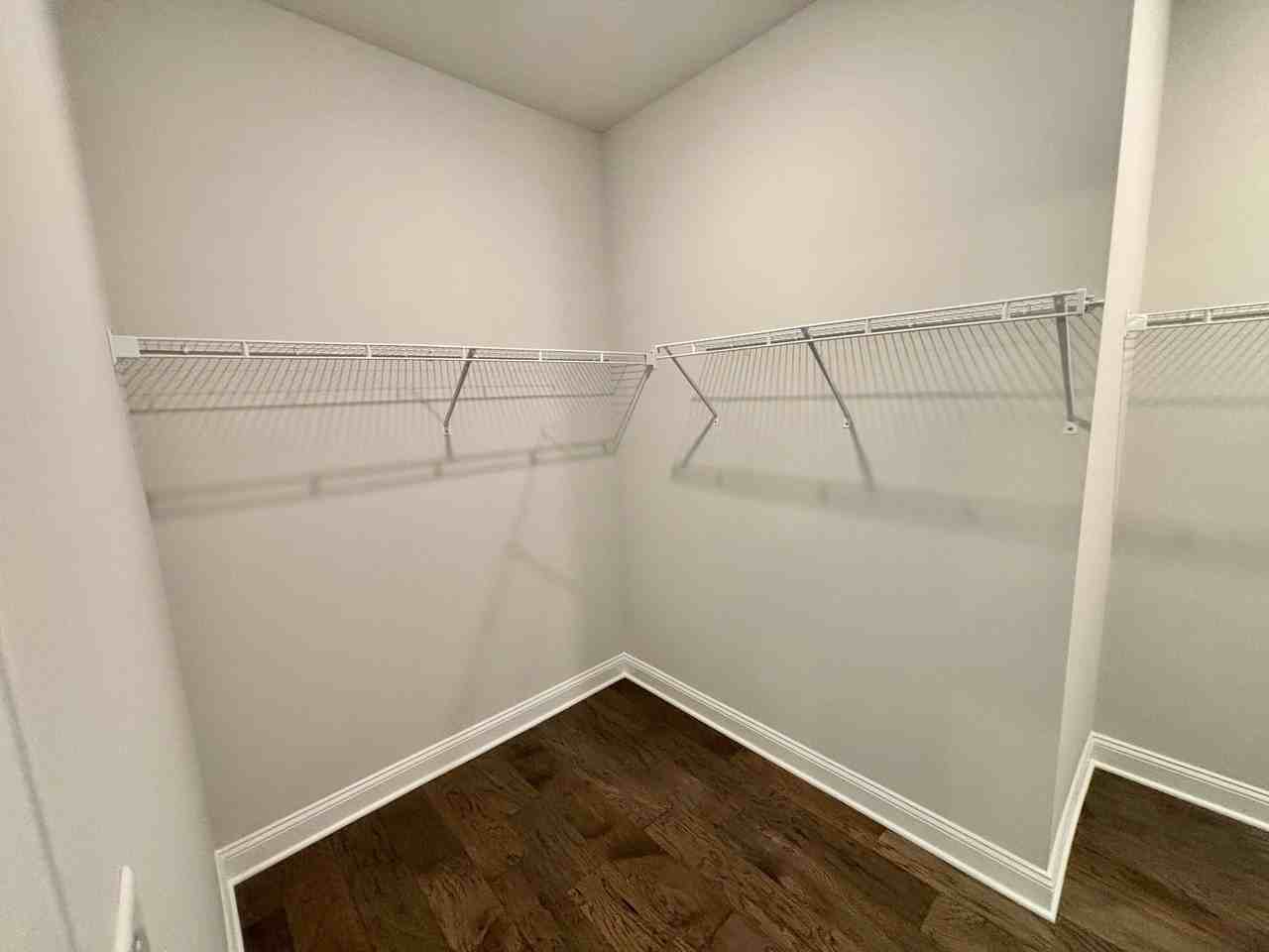 1072 Bellewood Park Dr #NA - Photo 4 of 20