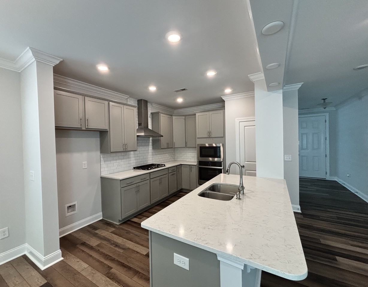 1072 Bellewood Park Dr #NA - Photo 6 of 20