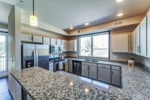 featured image of 1425 N 12th Ave