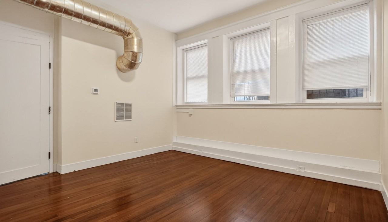 813 Chapel Street - Photo 7 of 36