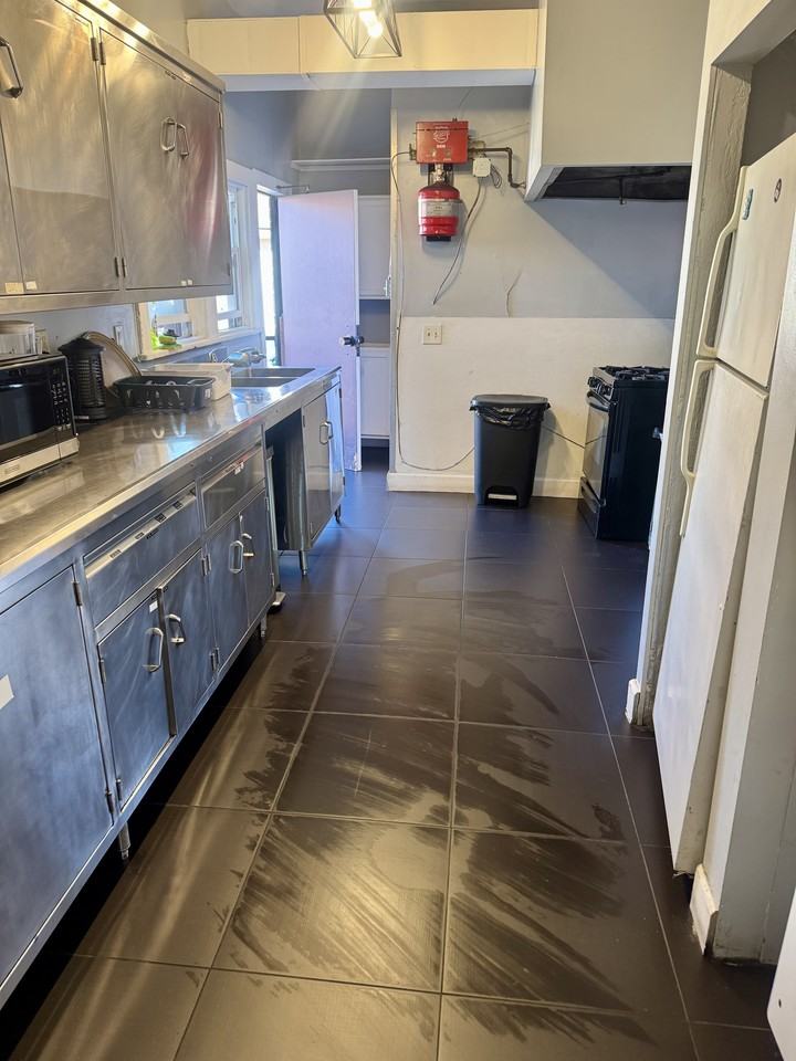 817 West 30th Street #251 - Photo 4 of 6