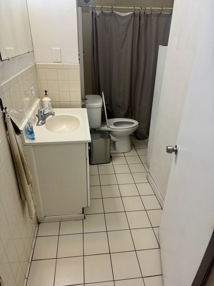 817 West 30th Street #251 - Photo 5 of 6