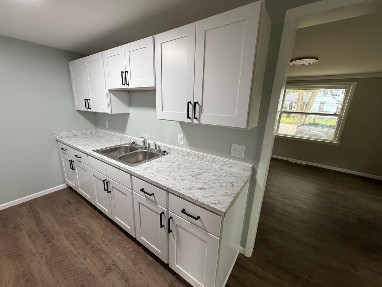 549 River St - Photo 2 of 19