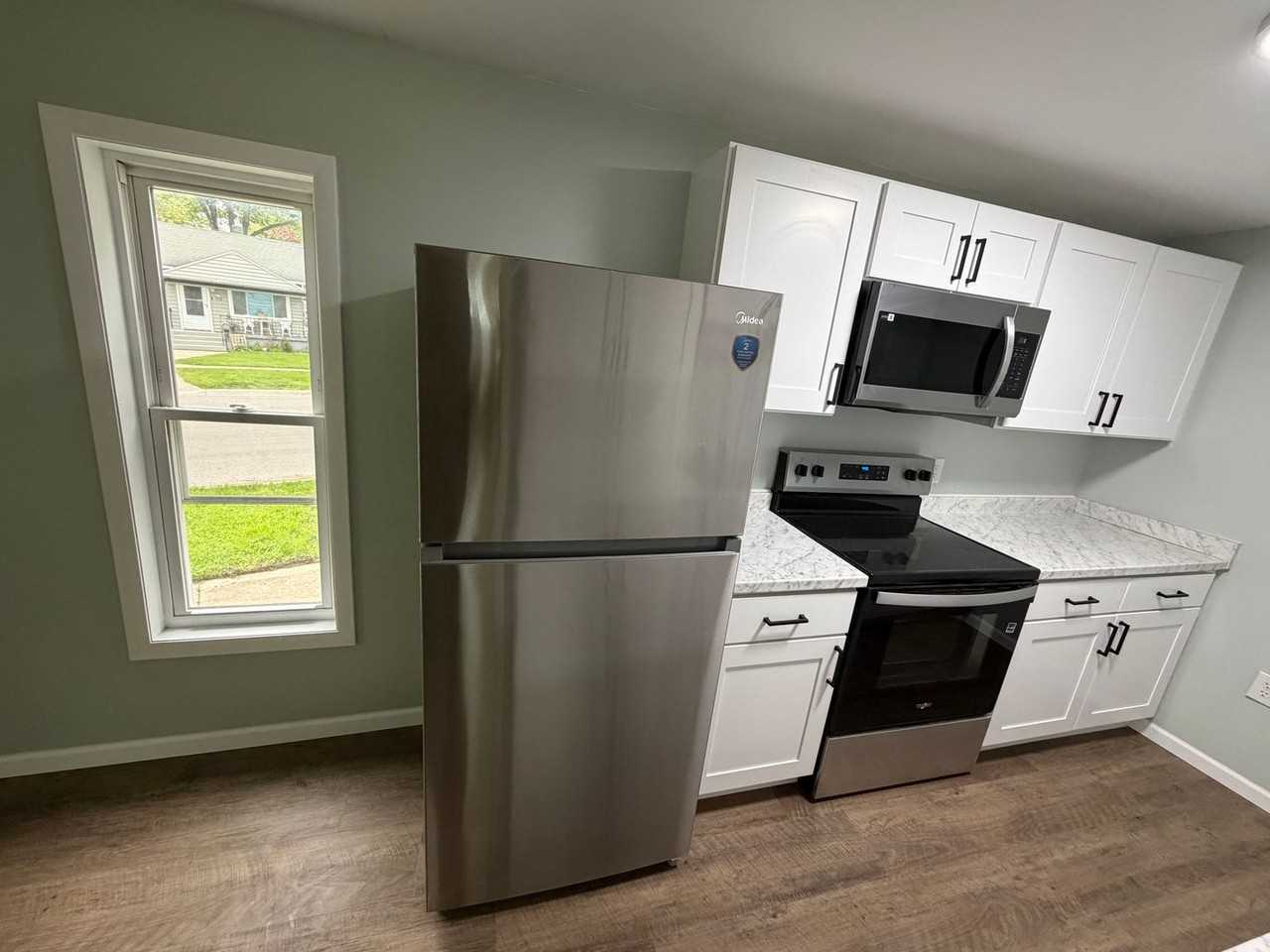 549 River St - Photo 4 of 19