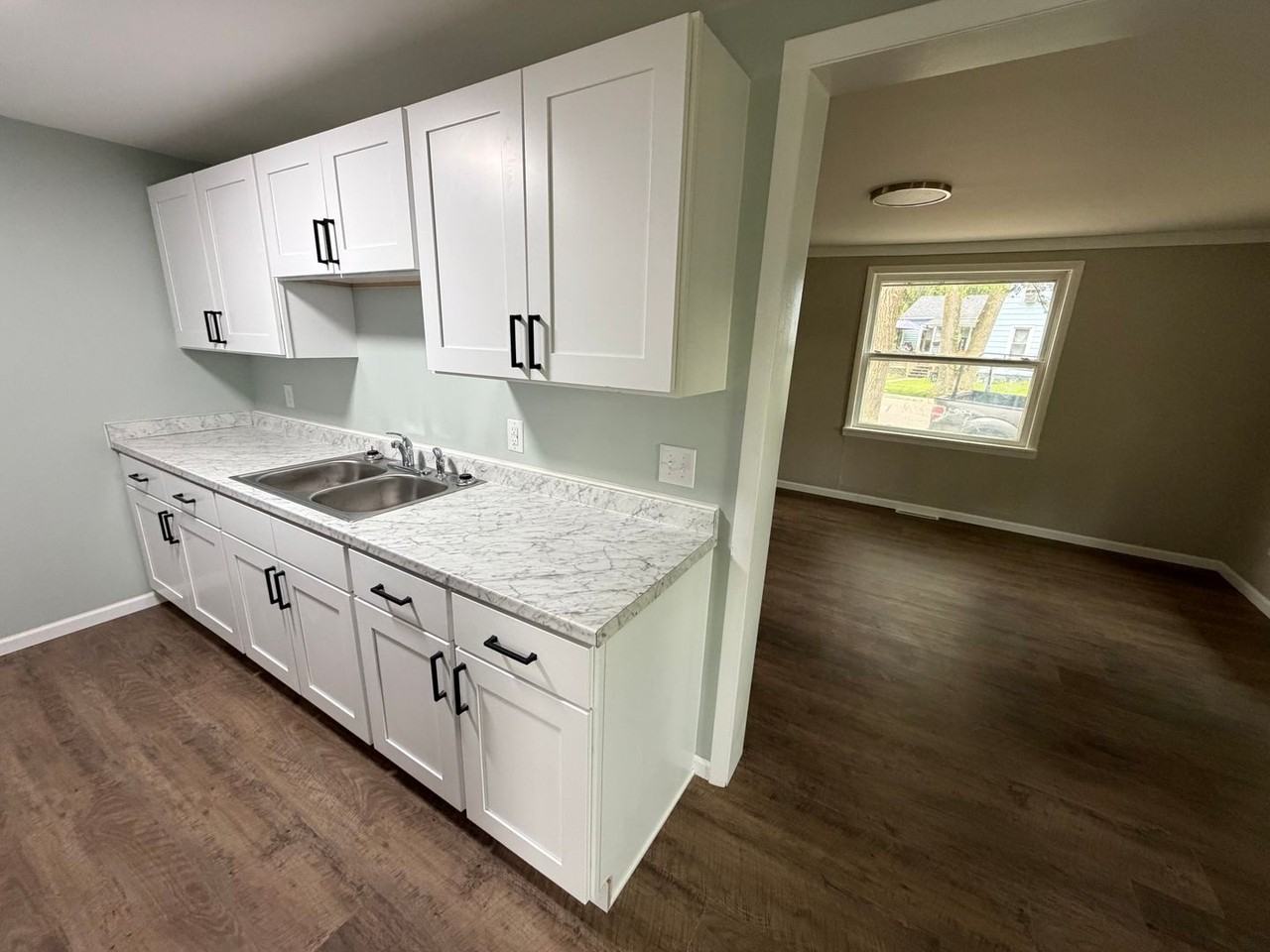 549 River St - Photo 5 of 19