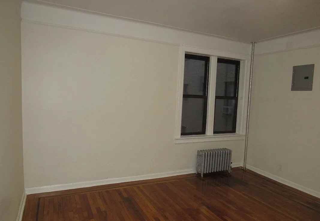 132-70 Sanford Avenue #2M - Photo 2 of 7