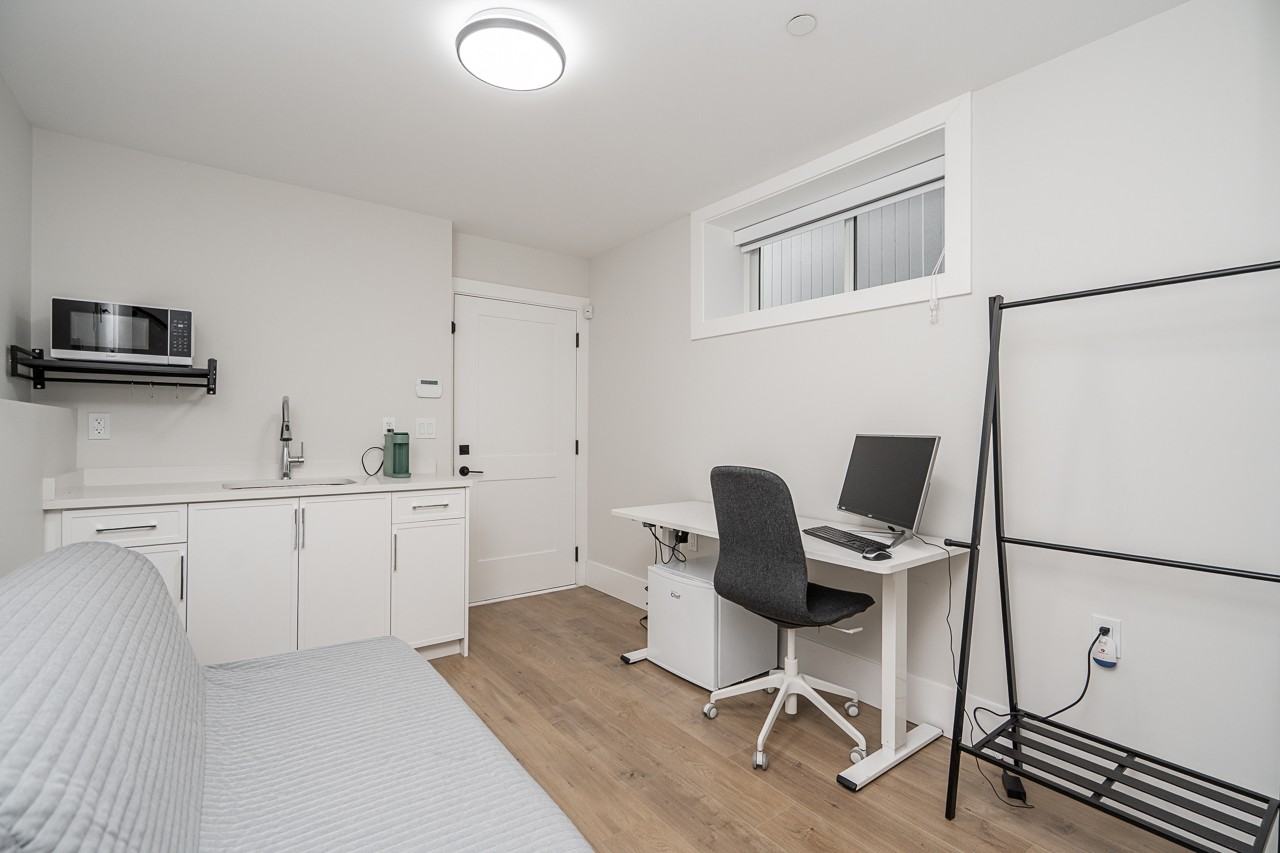 8090 Selkirk Street - Photo 5 of 11