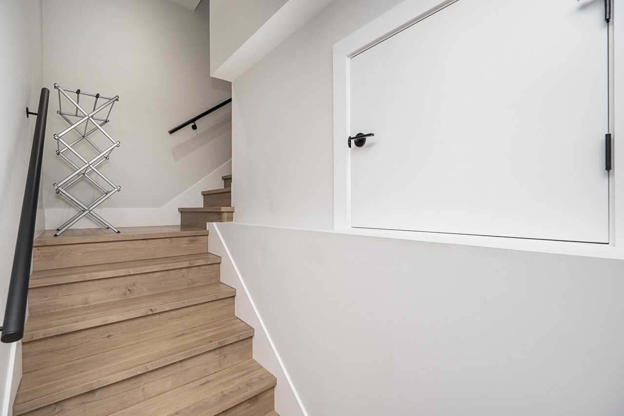 8090 Selkirk Street - Photo 6 of 11