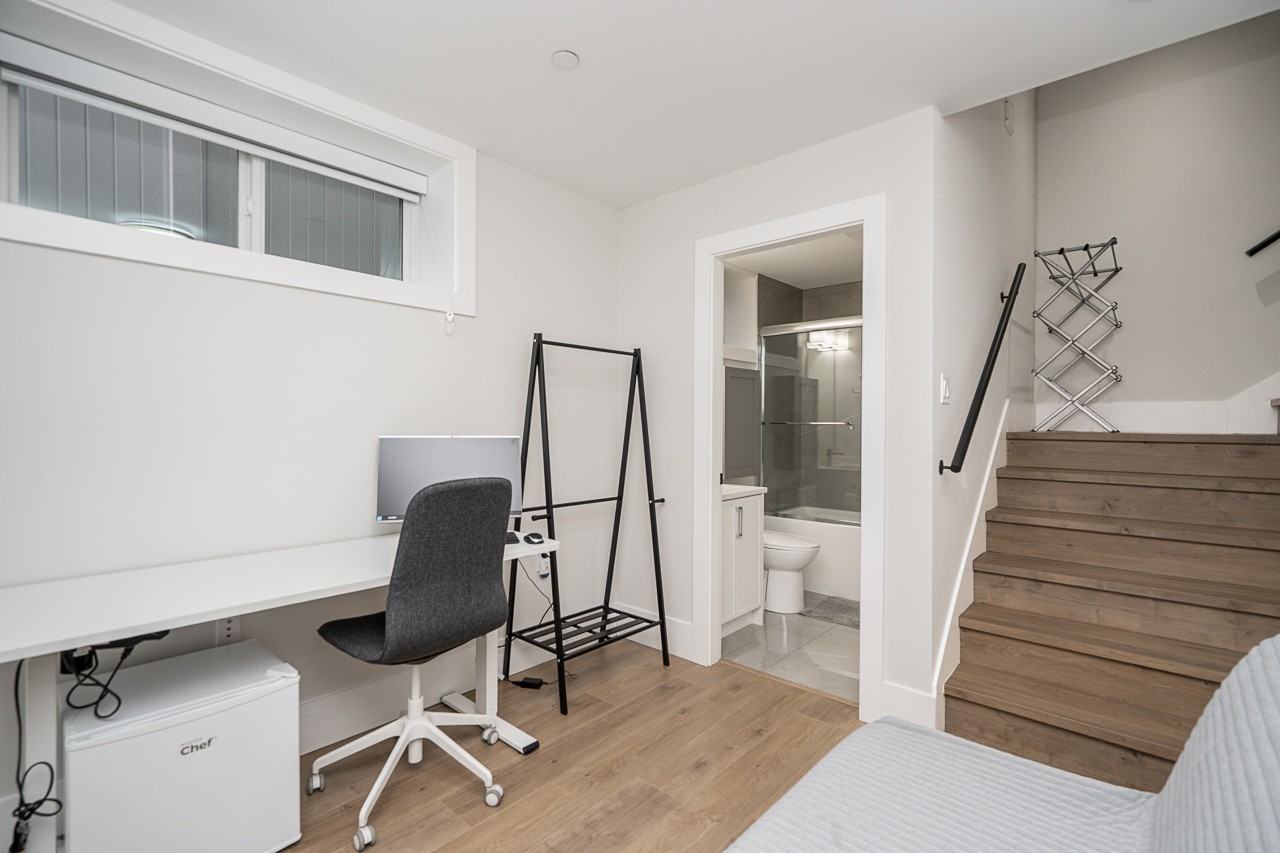 8090 Selkirk Street - Photo 8