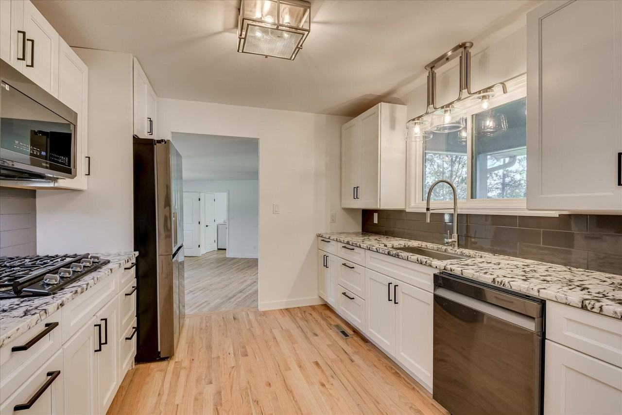 2897 Wagener Rd - Photo 2 of 36