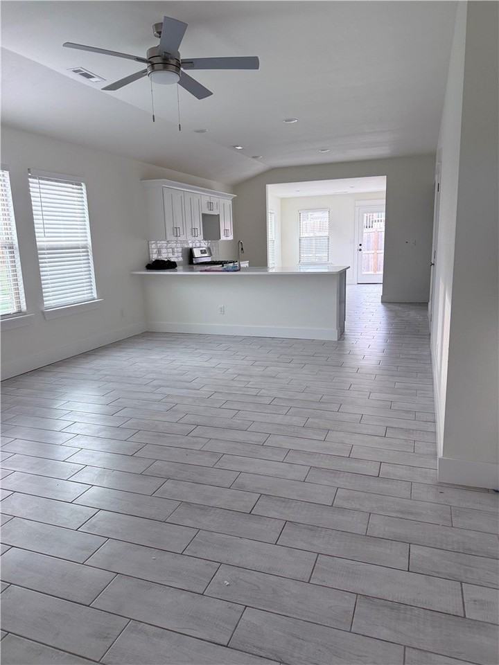 270 Wagnon Trl - Photo 2 of 5