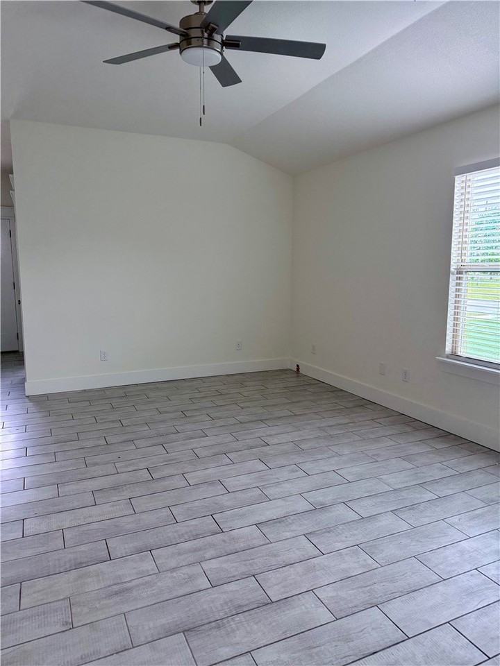 270 Wagnon Trl - Photo 4 of 5