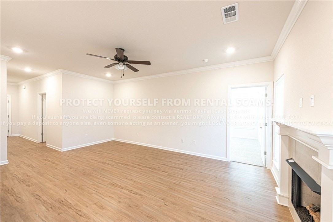 410 Coconut Ln - Photo 4 of 17