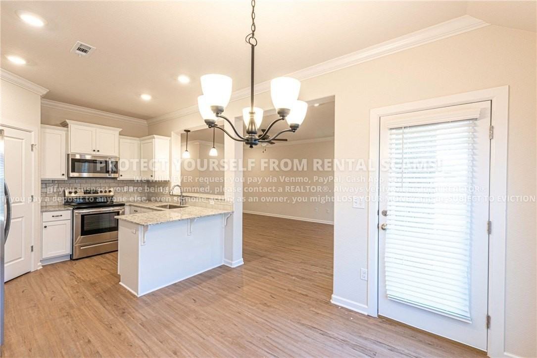 410 Coconut Ln - Photo 6 of 17