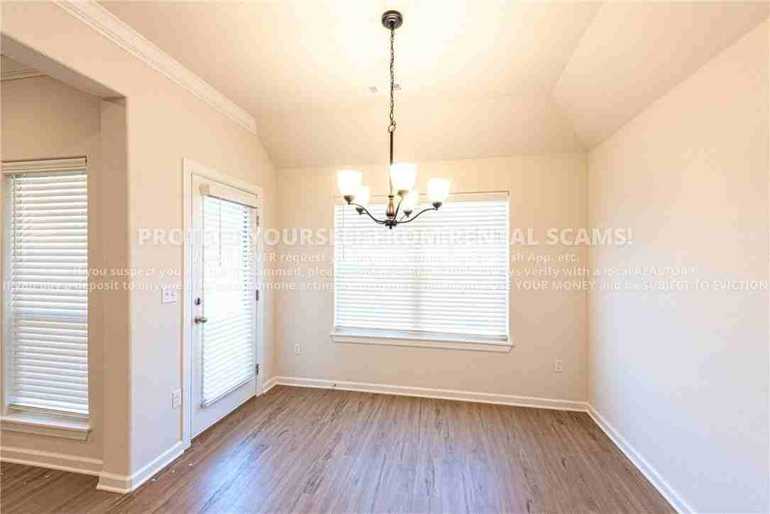 410 Coconut Ln - Photo 7 of 17