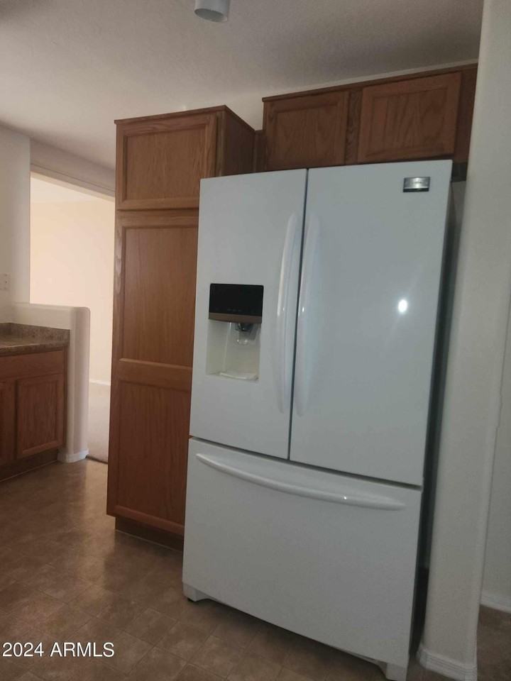 43811 W Elizabeth Ave - Photo 4 of 10