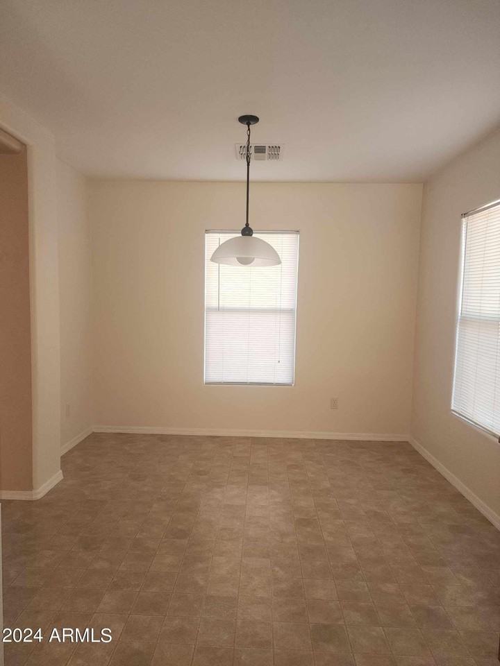 43811 W Elizabeth Ave - Photo 5 of 10