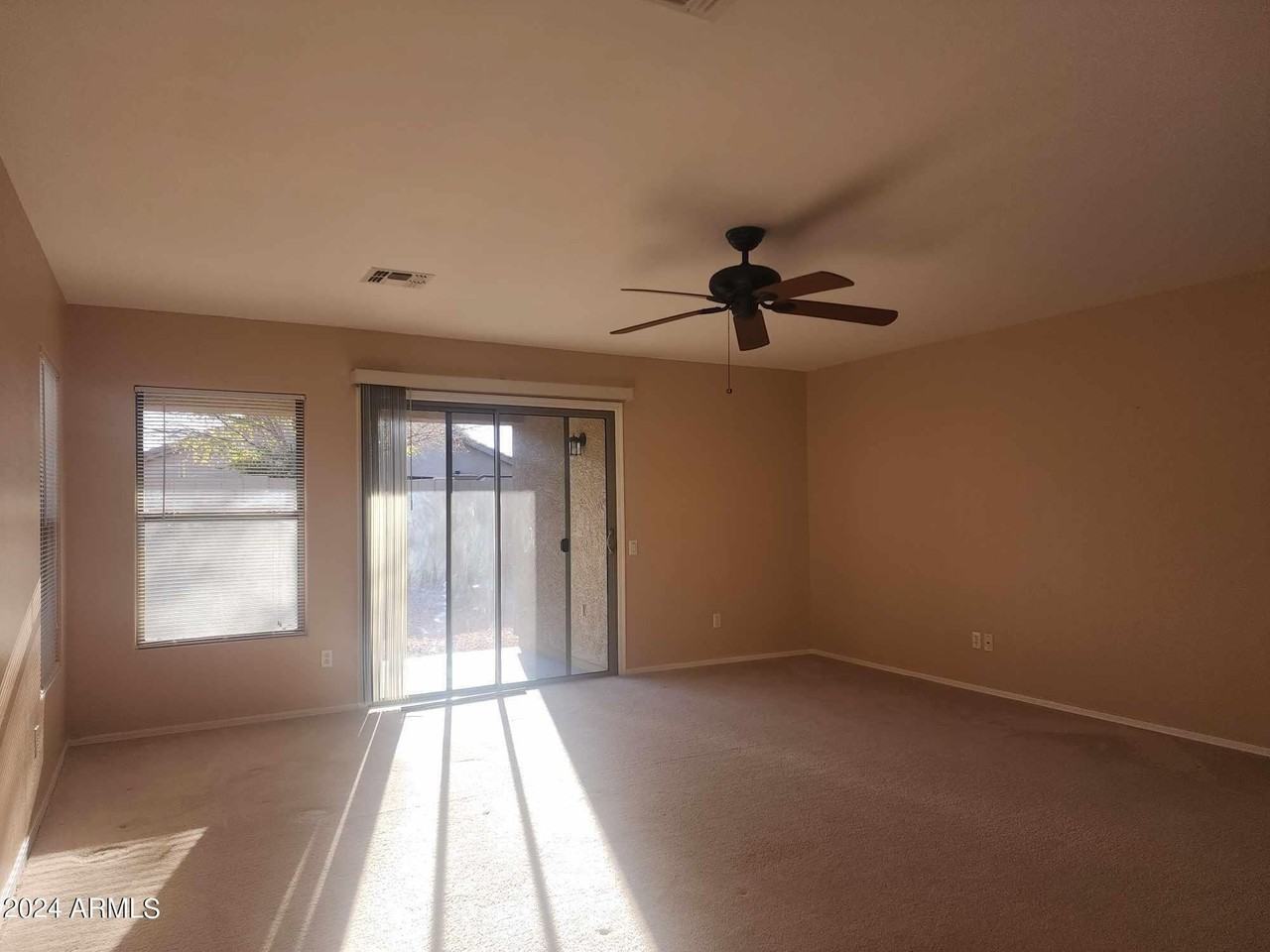 43811 W Elizabeth Ave - Photo 7 of 10
