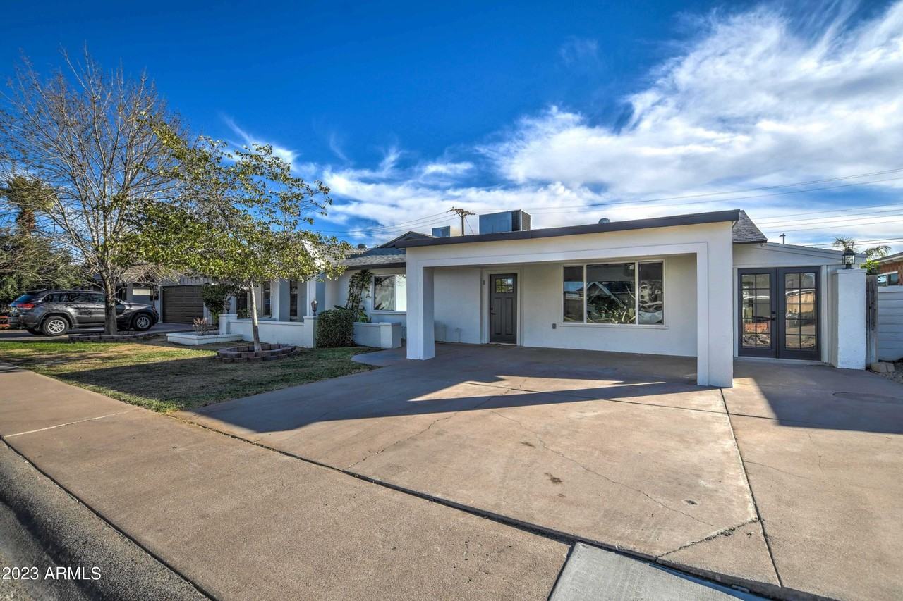 8349 E Columbus Ave - Photo 4 of 49