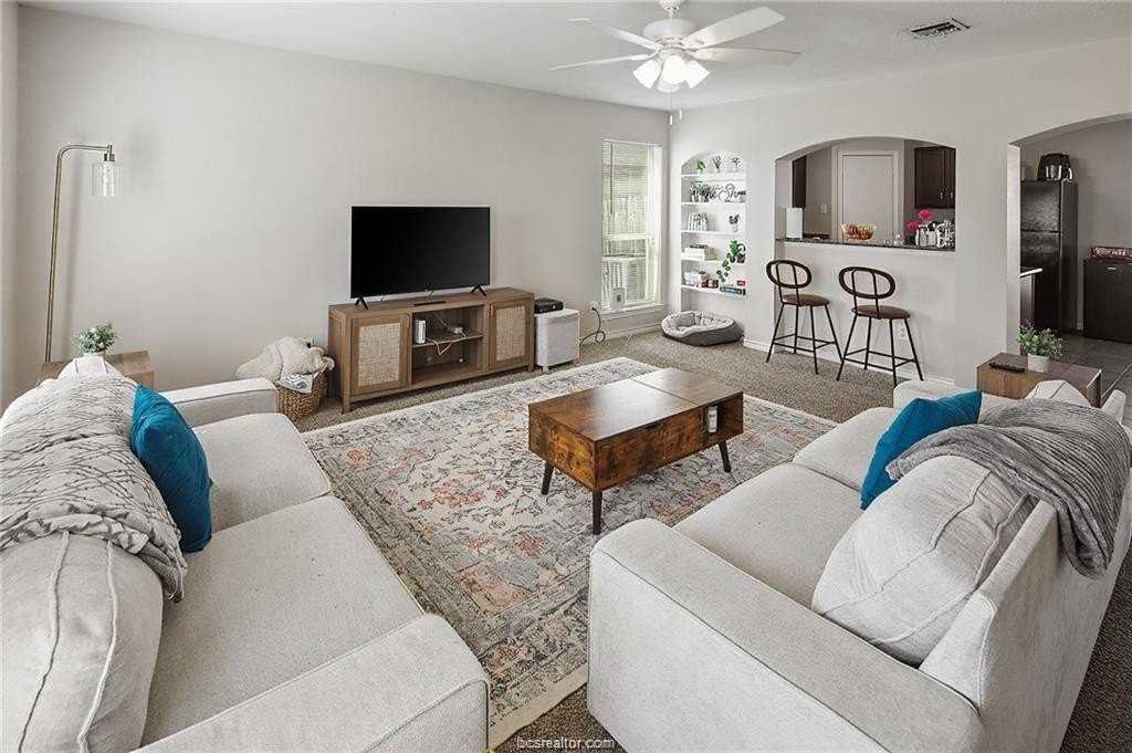 4133 Mcfarland Dr - Photo 4 of 19