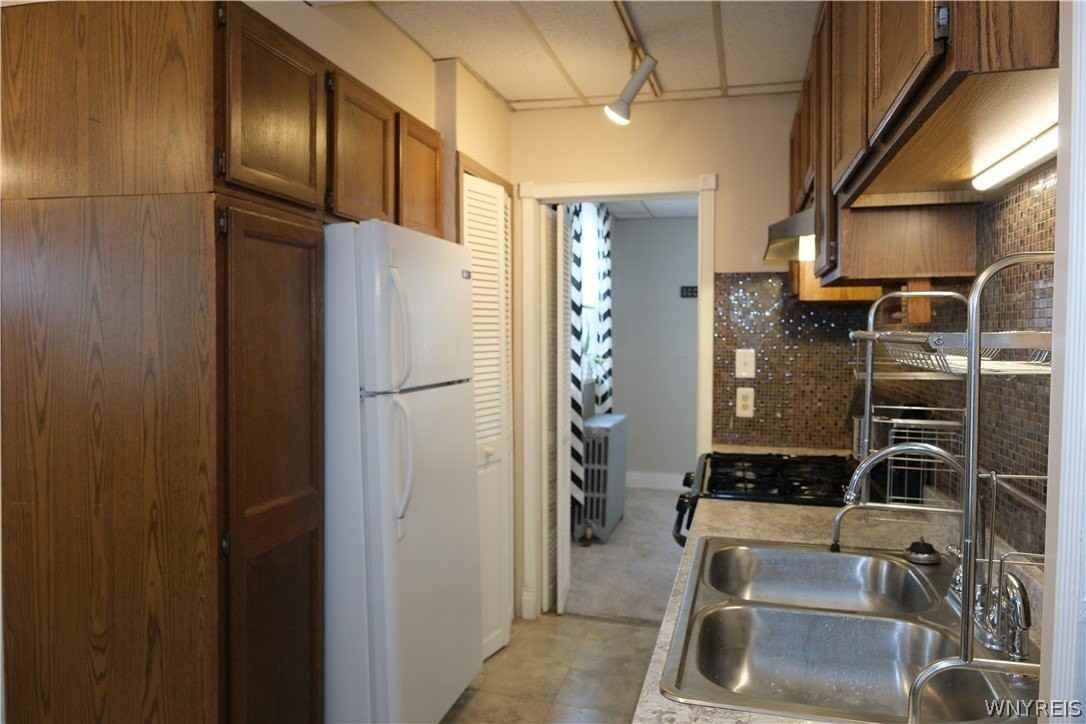 96 Fargo Ave #REAR - Photo 4 of 9