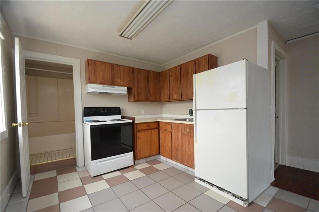 4395 Nine Mile - Unit A1 - Photo 3 of 12