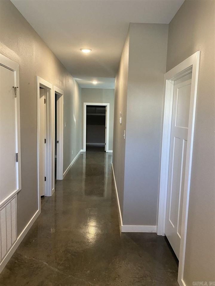 410 S Market - Photo 2 of 14