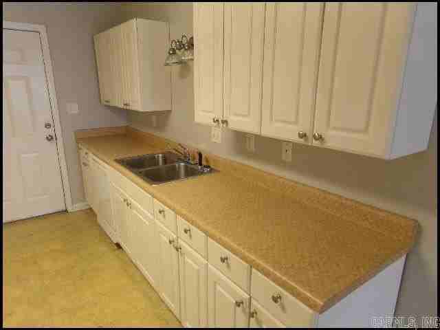 3215 Ludwig St Unit B - Photo 5 of 12