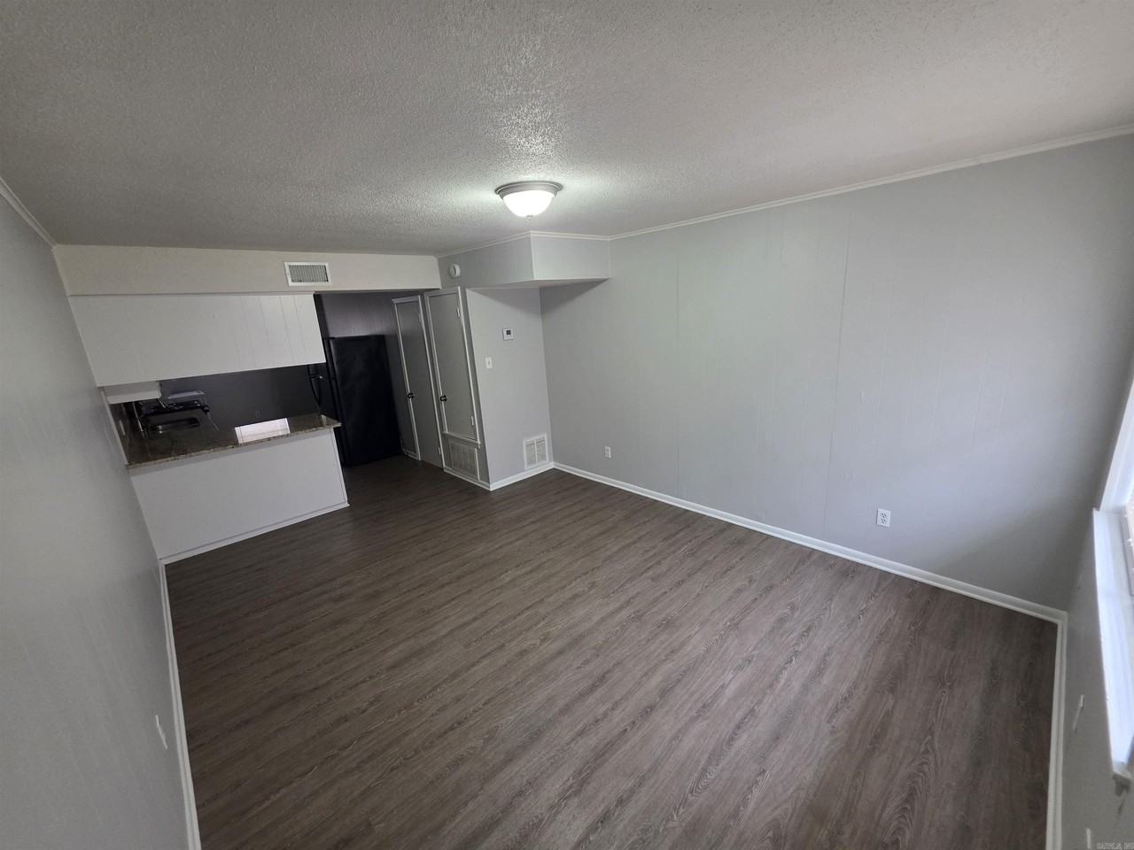 3017 Parkway Dr - Photo 4 of 16
