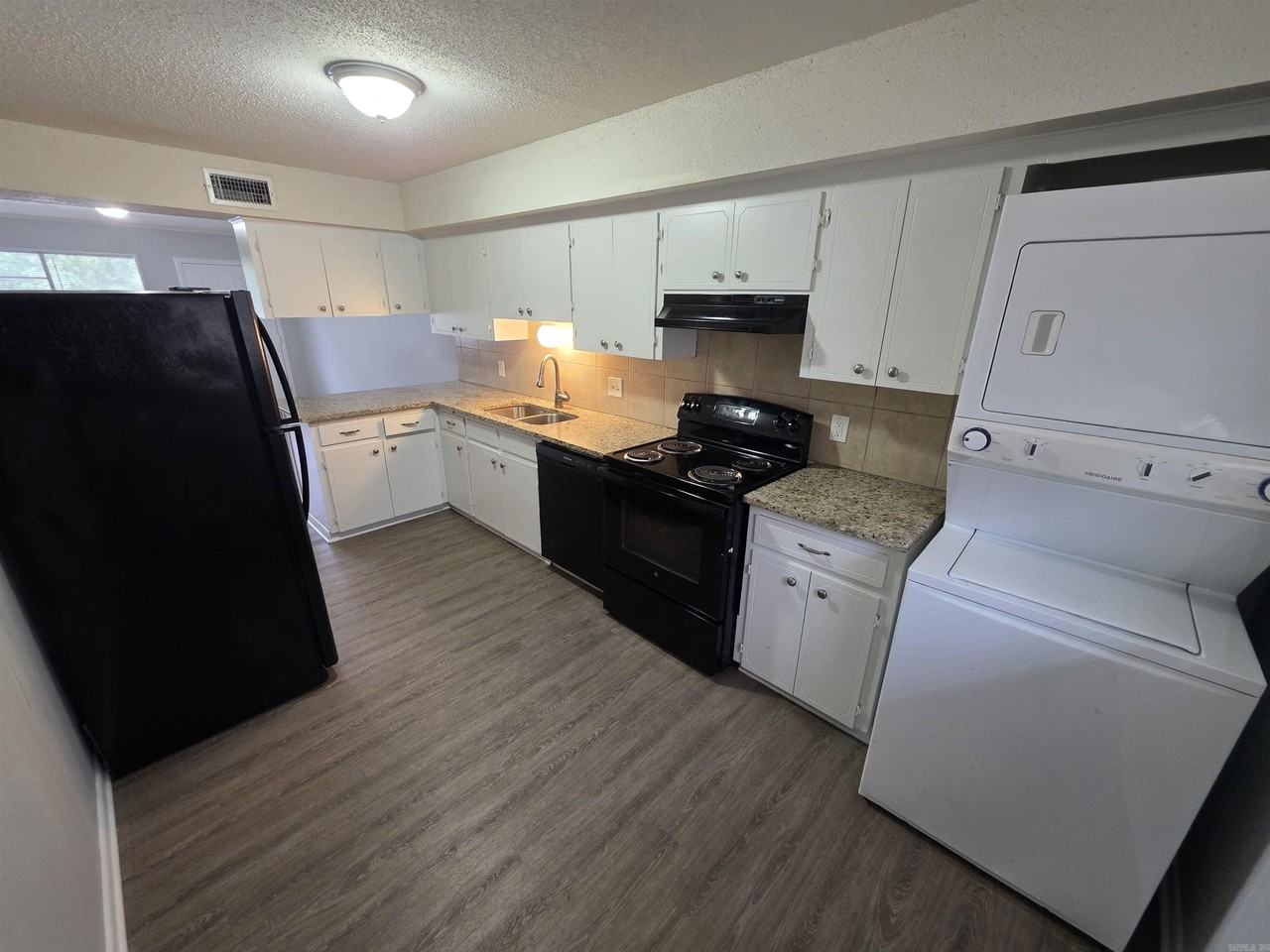 3017 Parkway Dr - Photo 6 of 16