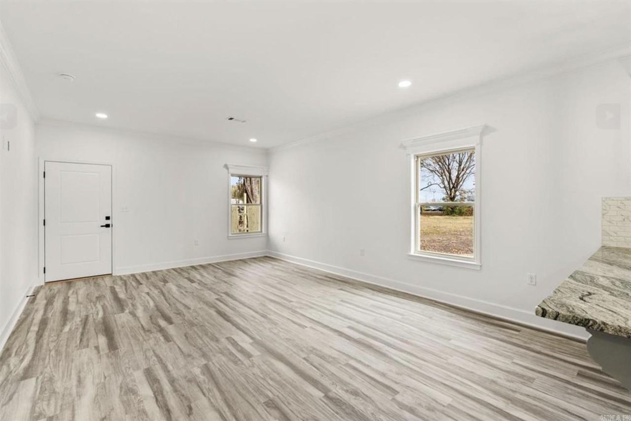 1705 N 2nd - Photo 3 of 13